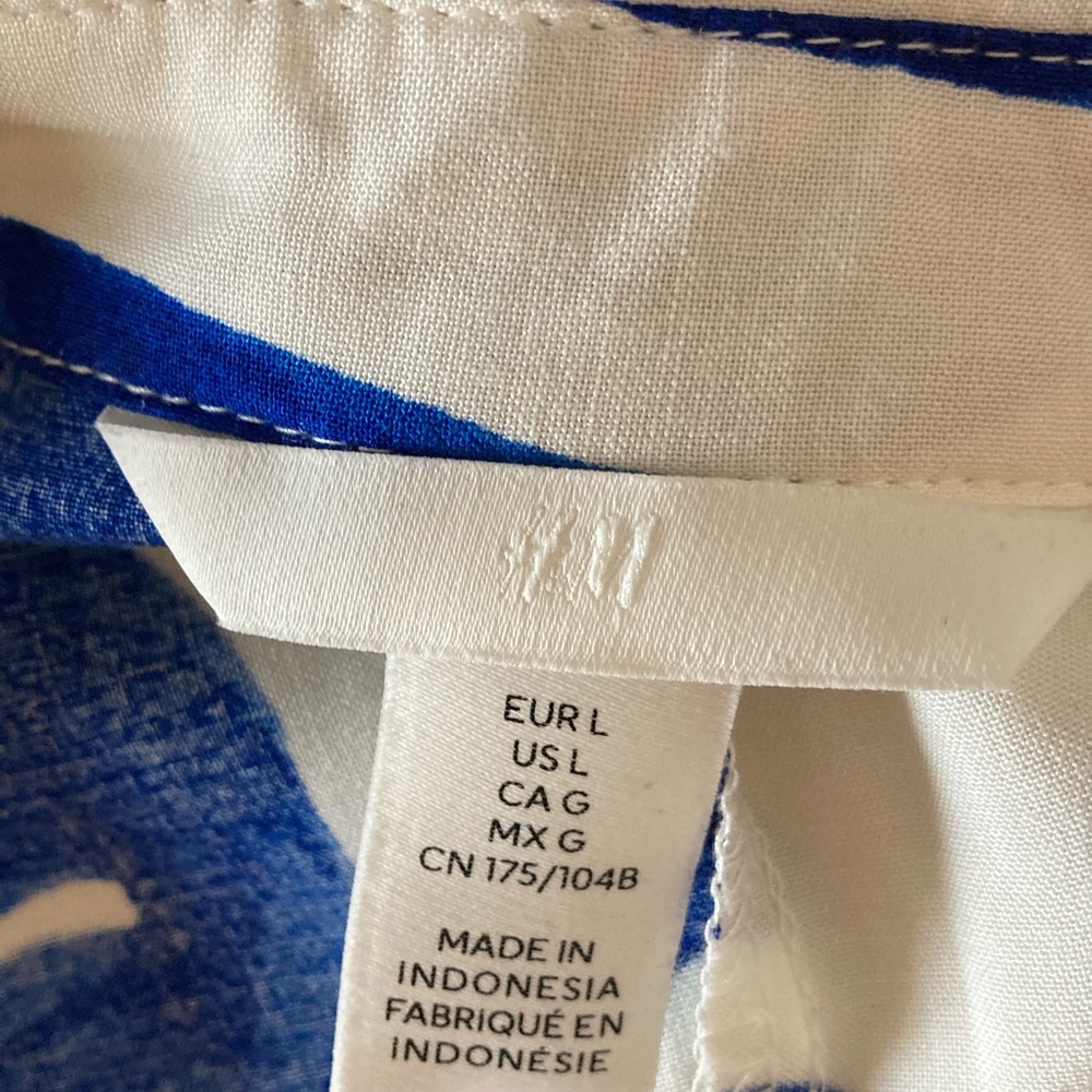 NWOT Blue and White Floral Women's Dress size large NWOT - Picture 6 of 7